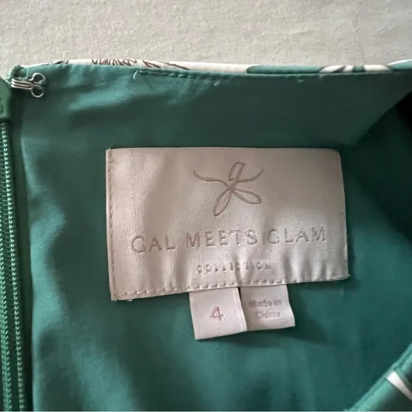 Gal Meets Glam Shannon Dress in Jade / Ivory - Picture 12 of 16